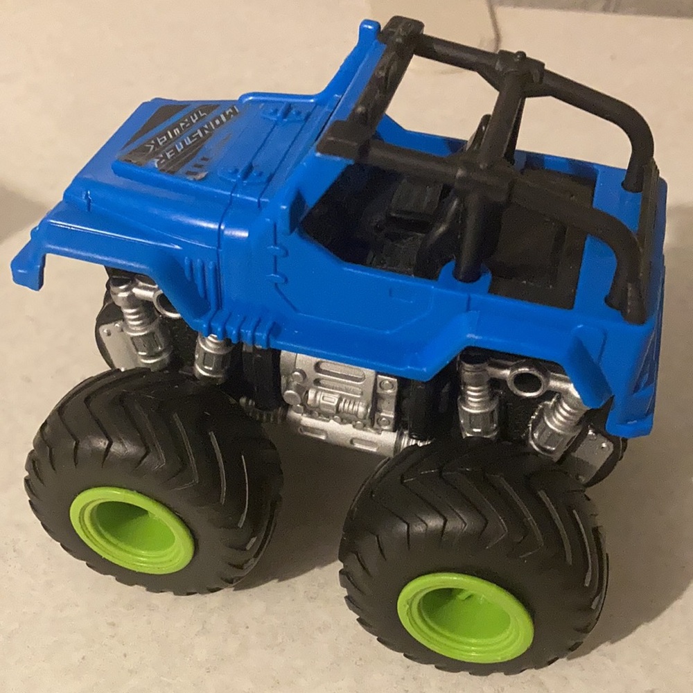 Toy Bundle - Picture 5 of 5